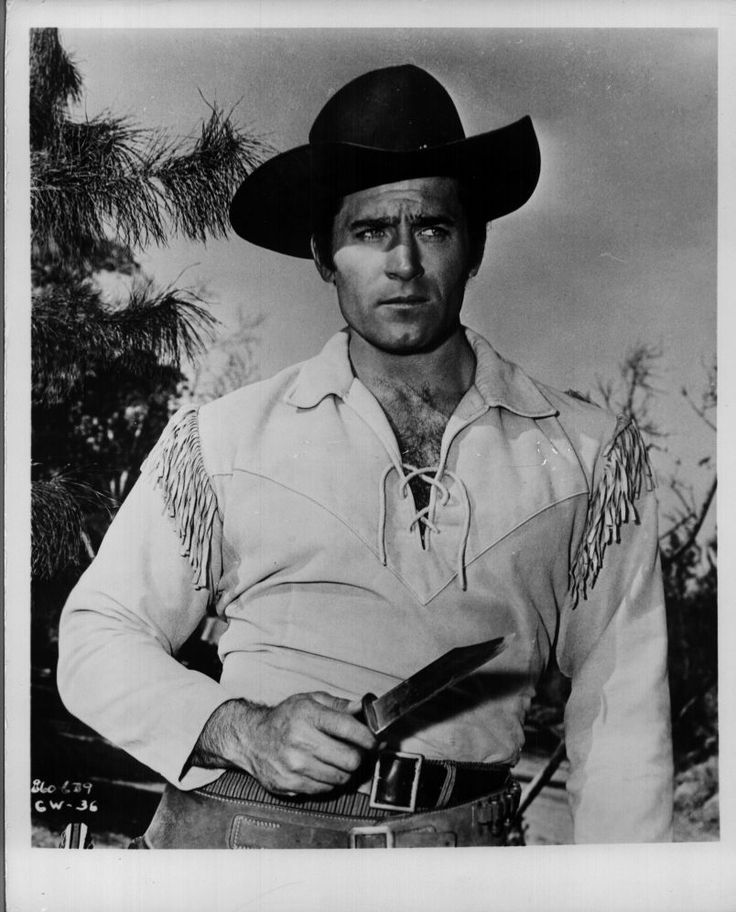 Clint Walker as Cheyenne Bodie